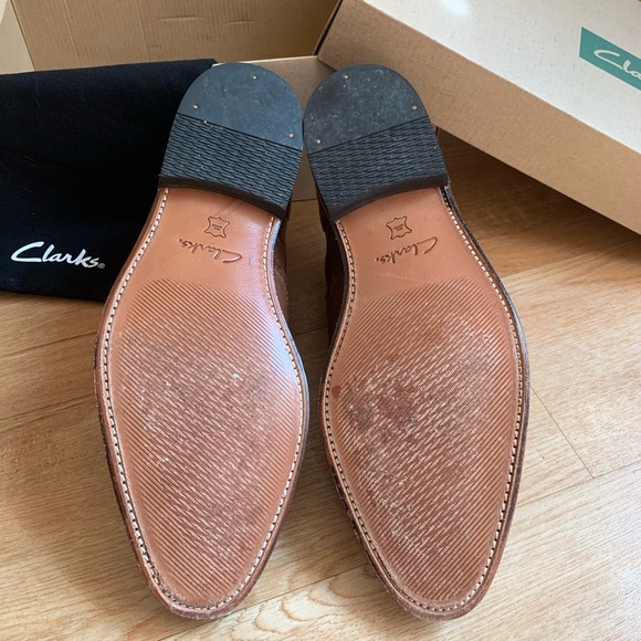 Clark’s brown leather oxfords - men size 8 main image 4